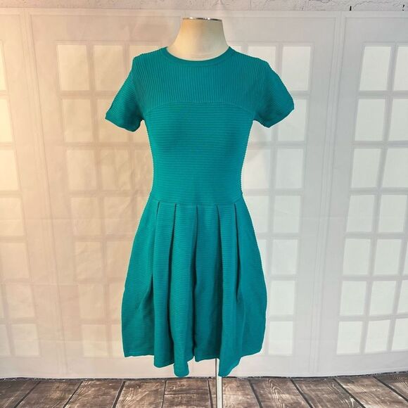 Shoshanna teal green blue short sleeve ribbed pleated dress size medium - Picture 1 of 9